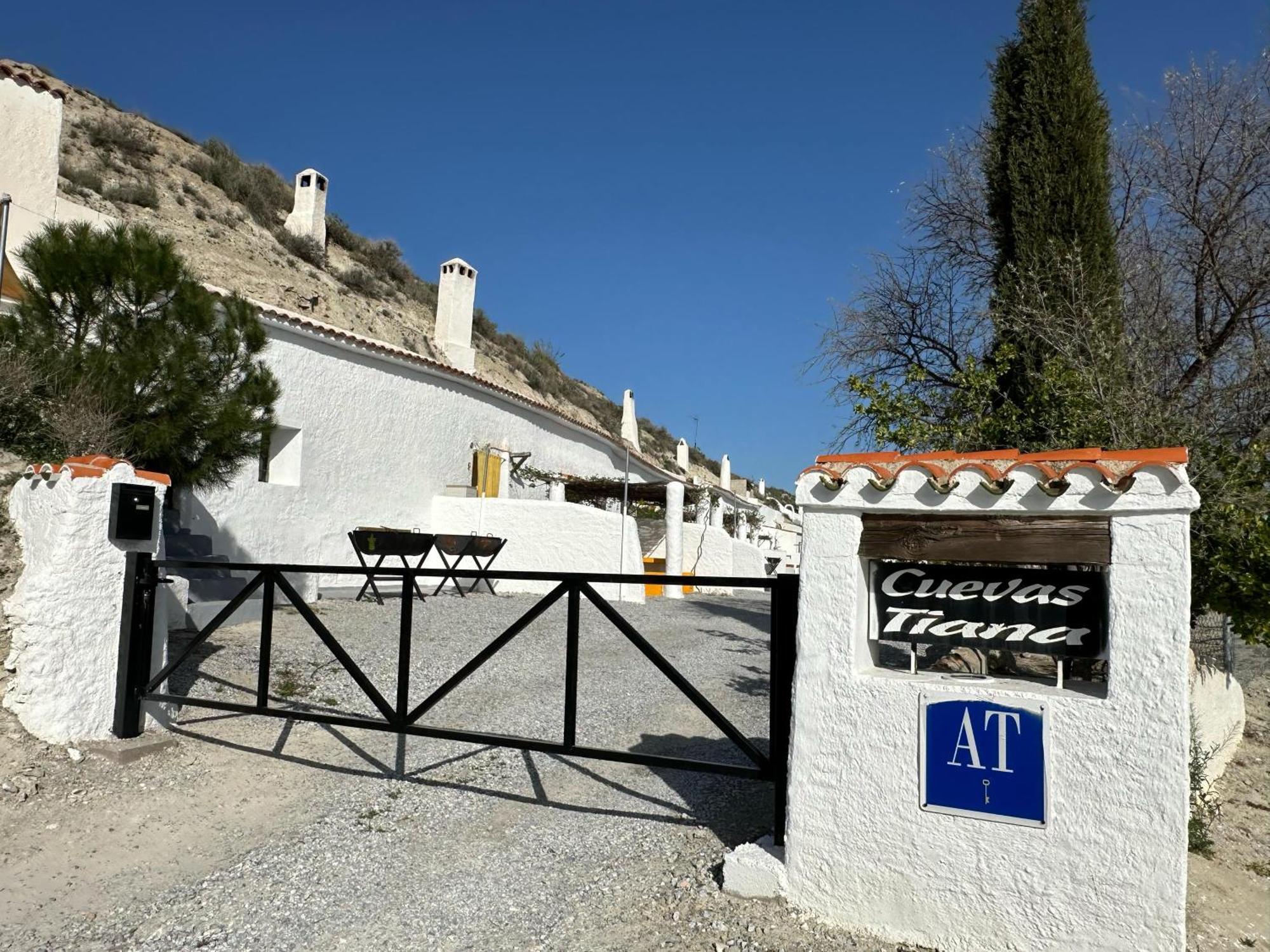 Alojamientos Cuevas Tiana El Aljibete Exterior foto